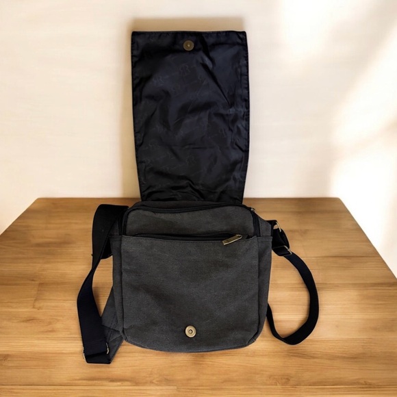 Robin Ruth Black and Red Shoulder Bag NWOT - Picture 2 of 4